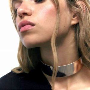 Zara Metal Cuff Choker